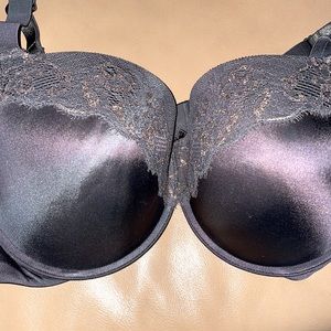 AMBRIELLE  molded bra. 42DD bought at Penny’s never worn. Beautiful smoky grey.